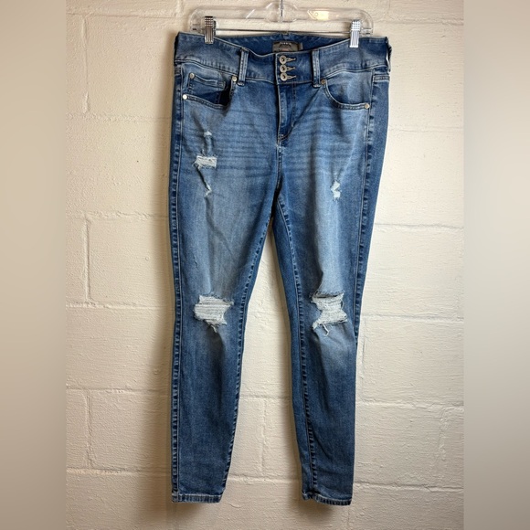 Torrid Super Soft Woman’s Distressed Casual Button Fly Jeggings Size 12 Regular - Picture 1 of 8